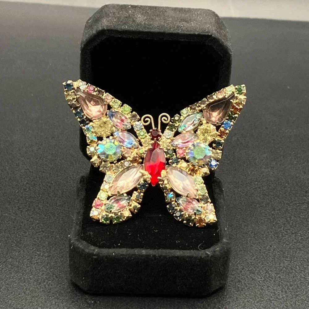 Weiss Butterfly Brooch Multicolor Givré Iris Glass Rhinestone Signed 1950s